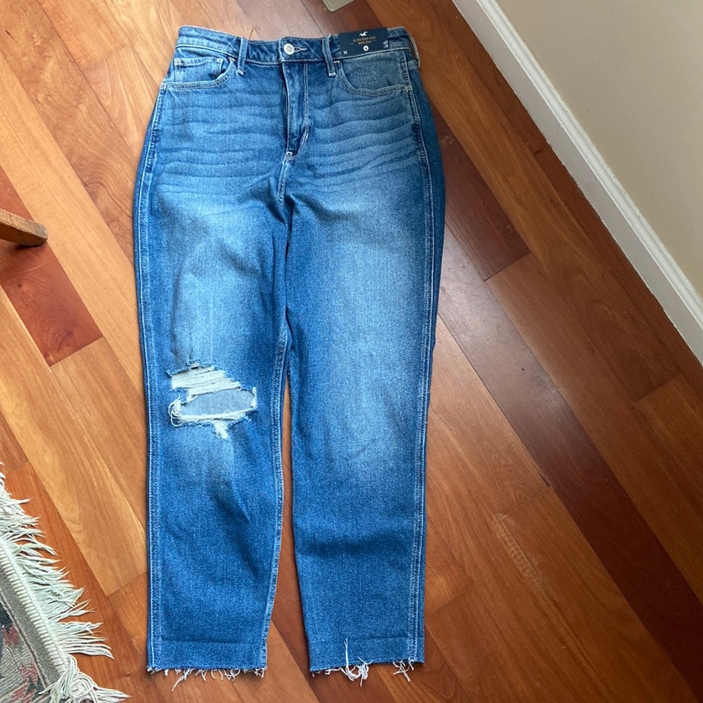Brand new with tags Hollister jeans. Size 5 27 waist 25 length